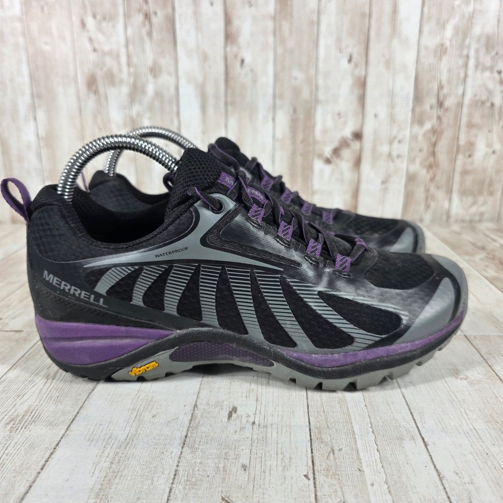 Merrell Waterproof Trail Hiking Shoes Women's Size 8.5 Black Purple Vibram Sole‎